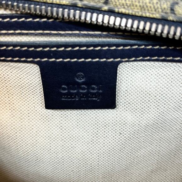 Gucci Blue Crossbody Bag with Iconic Design - Picture 7 of 11